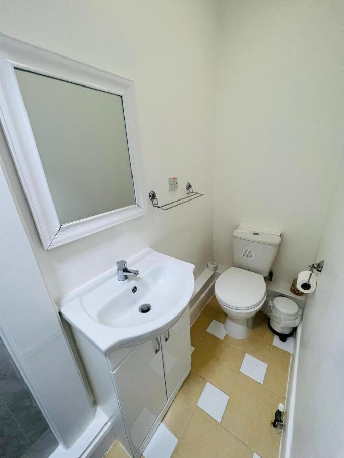 Wembley Apartment - 33 Oakington Manor Dr Ha9 6Lu * Londres